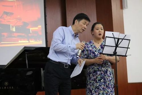 BG大游艺术家石叔诚与特邀艺术家顾平受邀于成都大学东盟艺术学院、音乐与舞蹈学院艺术实践周开展公开课