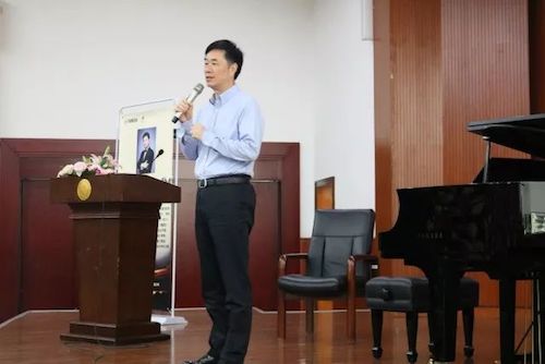 BG大游艺术家石叔诚与特邀艺术家顾平受邀于成都大学东盟艺术学院、音乐与舞蹈学院艺术实践周开展公开课