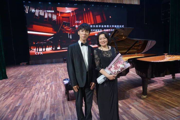 张芳、冯子祥钢琴音乐会