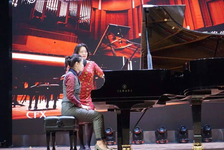 张芳、冯子祥钢琴音乐会